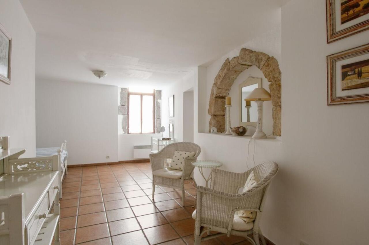 Вілла Charming And Quaint 2-Bed House In Marseillan Екстер'єр фото